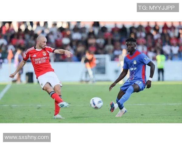 本菲卡对阵利物浦西芒精彩远射助球队争夺胜利