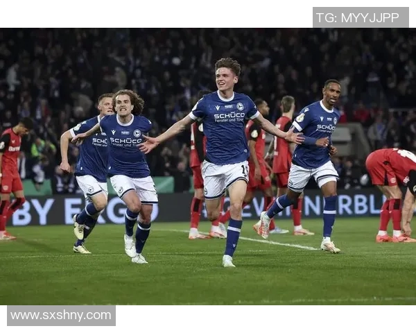 德甲精彩对决比勒费尔德迎战科隆球队争夺激烈不容错过