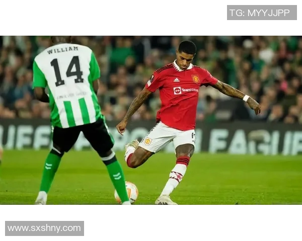 曼联与巴伦西亚的较量结果揭晓谁将赢得这场精彩对决 曼联与巴伦西亚的较量结果揭晓谁将赢得这场精彩对决